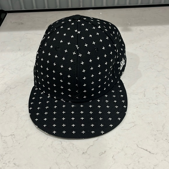 59FIFTY Black New Era 7.25 fitted flat bill hat - Picture 1 of 8